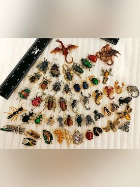 Lot of 50 Insect Bug Brooch Pins Rhinestone Beetle Scorpion Spider grasshopper